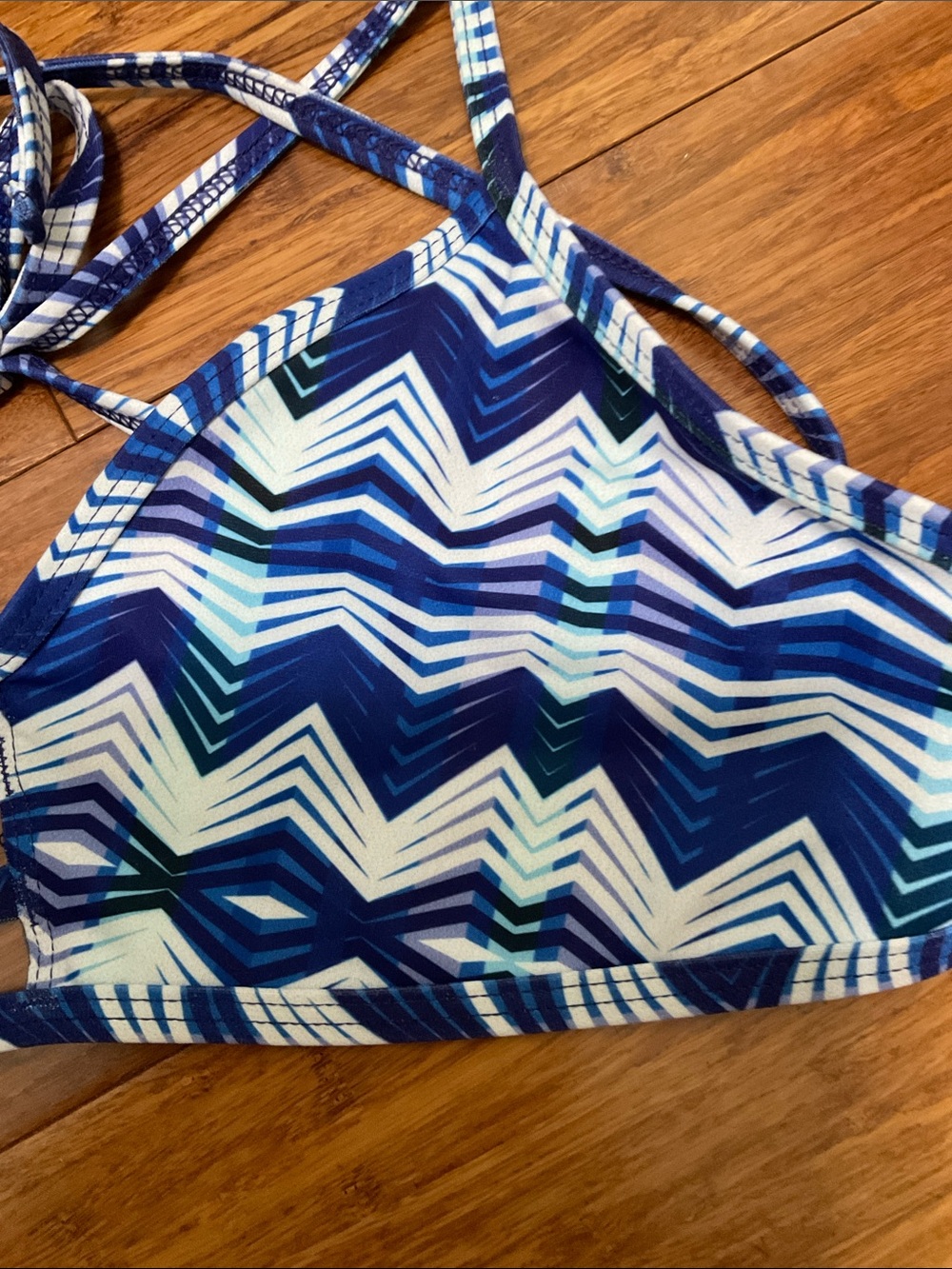 Jolyn TOMCAT bikini Top, Blues and White geometric design Size XXL GUC - Picture 6 of 8